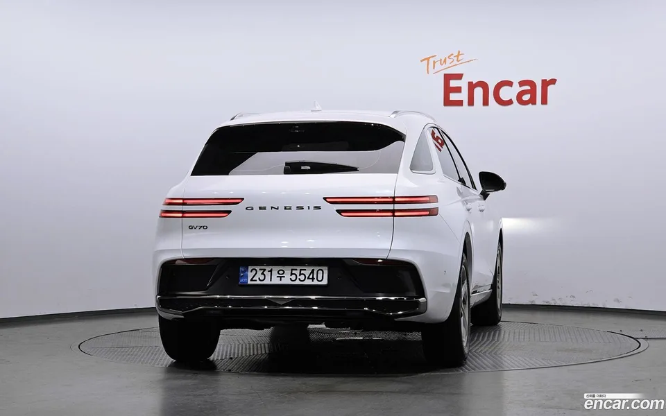 Genesis GV70 2.5T 2WD 2024 — thumbnail 4