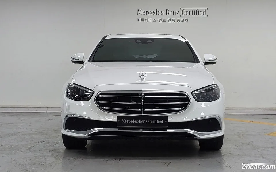 Mercedes-Benz E-Class E350 4MATIC 2023 — thumbnail 3