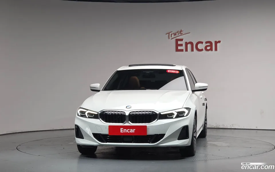 BMW 3 Series 320i 2025 — thumbnail 3