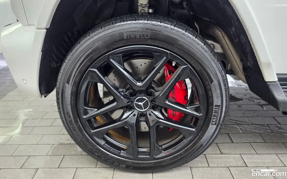 Mercedes-Benz G-Class AMG G63 2025 — thumbnail 2