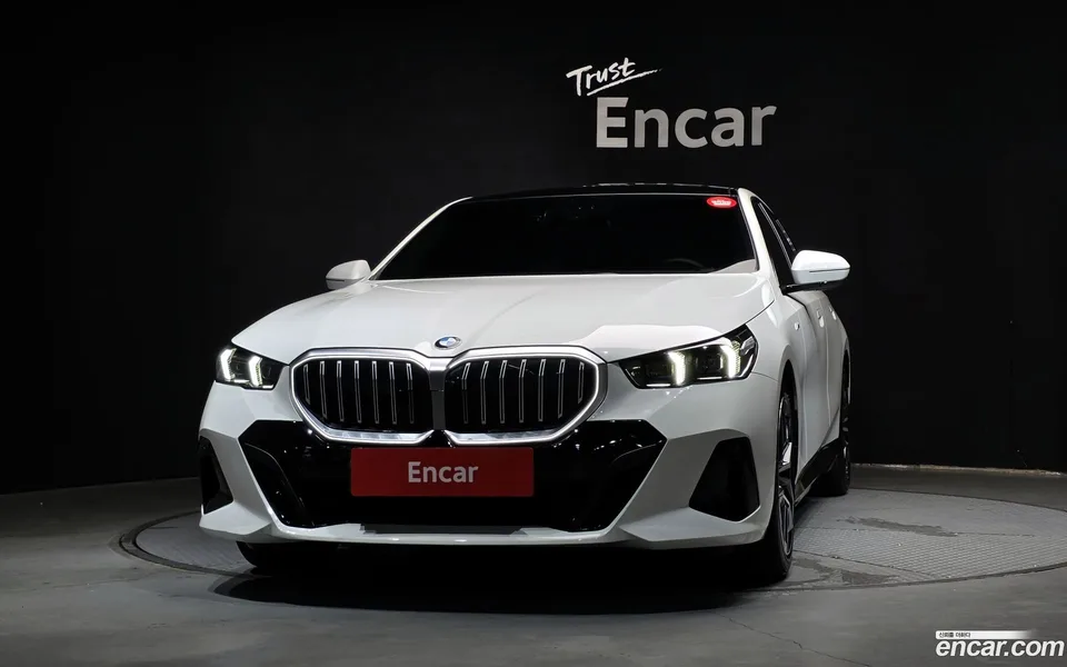 BMW 5 Series 523d M 2024 — миниатюра 3
