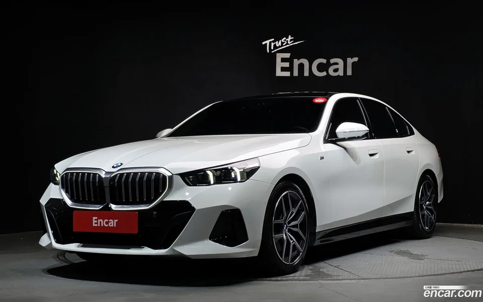 BMW 5 Series 523d M 2024 — фото 1, купить с доставкой в Москву