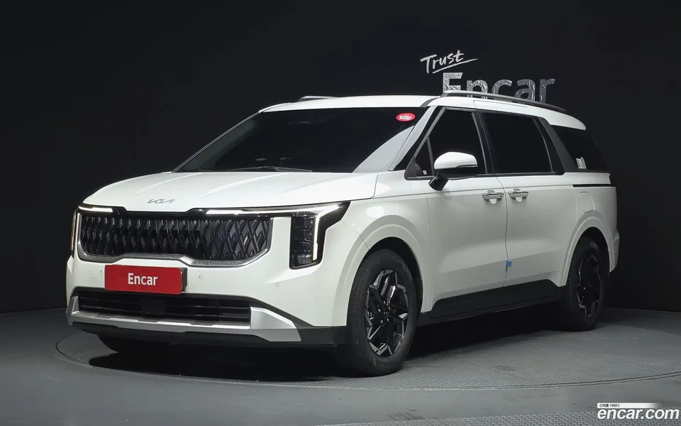 Kia Carnival 9 2024 — photo 1, buy with delivery to Moscow