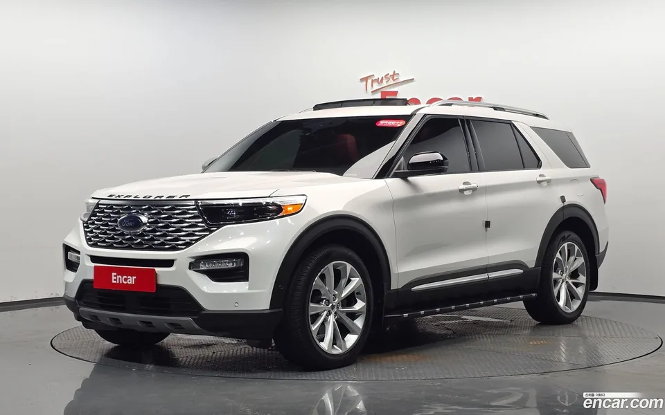 Ford Explorer 3.0 4WD 2022 — photo 1, buy with delivery to Moscow