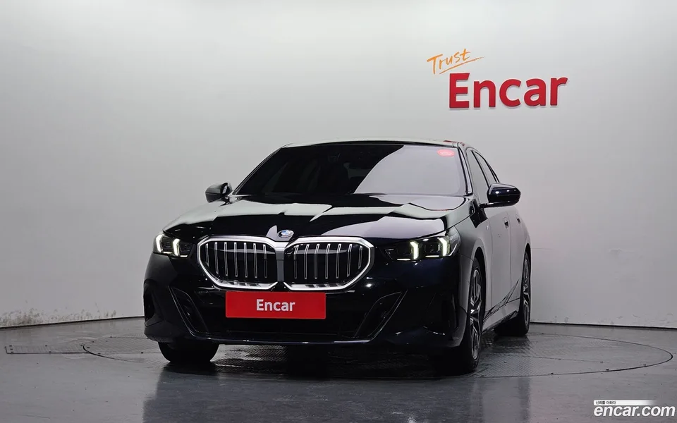 BMW 5 Series 523d M 2024 — thumbnail 3