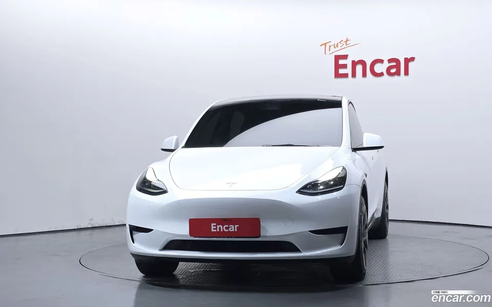 Tesla Model Y RWD 2024 — thumbnail 3