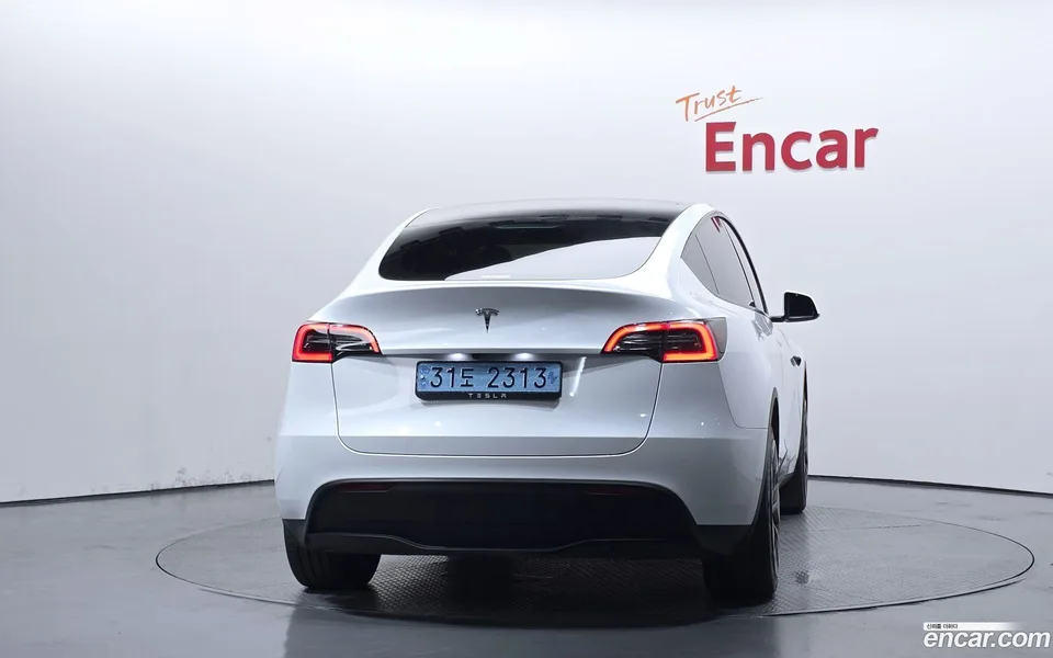 Tesla Model Y RWD 2024 — thumbnail 4