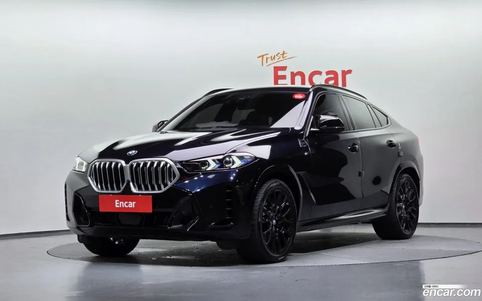 BMW X6 xDrive40i M 2023 — photo 1, buy with delivery to Moscow