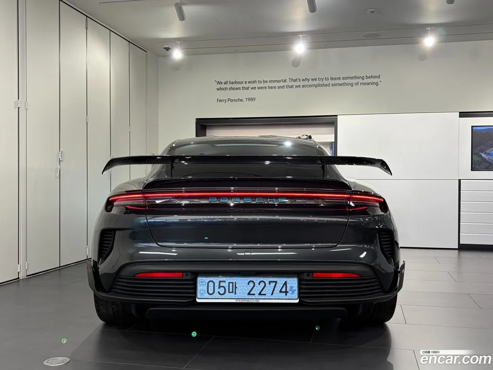Porsche Taycan GT 2025 — thumbnail 4