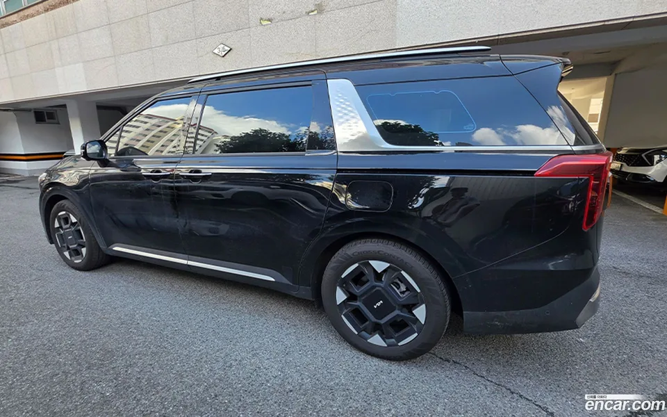 Kia Carnival 9 2025 — thumbnail 3