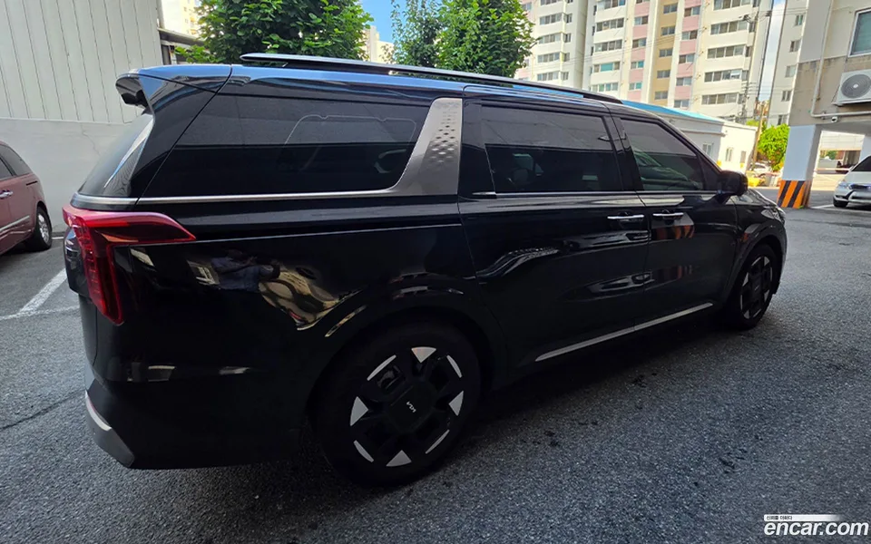Kia Carnival 9 2025 — thumbnail 4