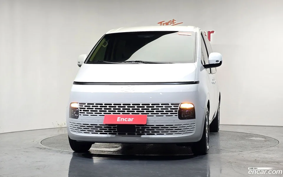 Hyundai Staria L3.5 5 2025 — thumbnail 3