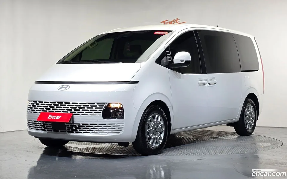 Hyundai Staria L3.5 5 2025 — photo 1, buy with delivery to Moscow