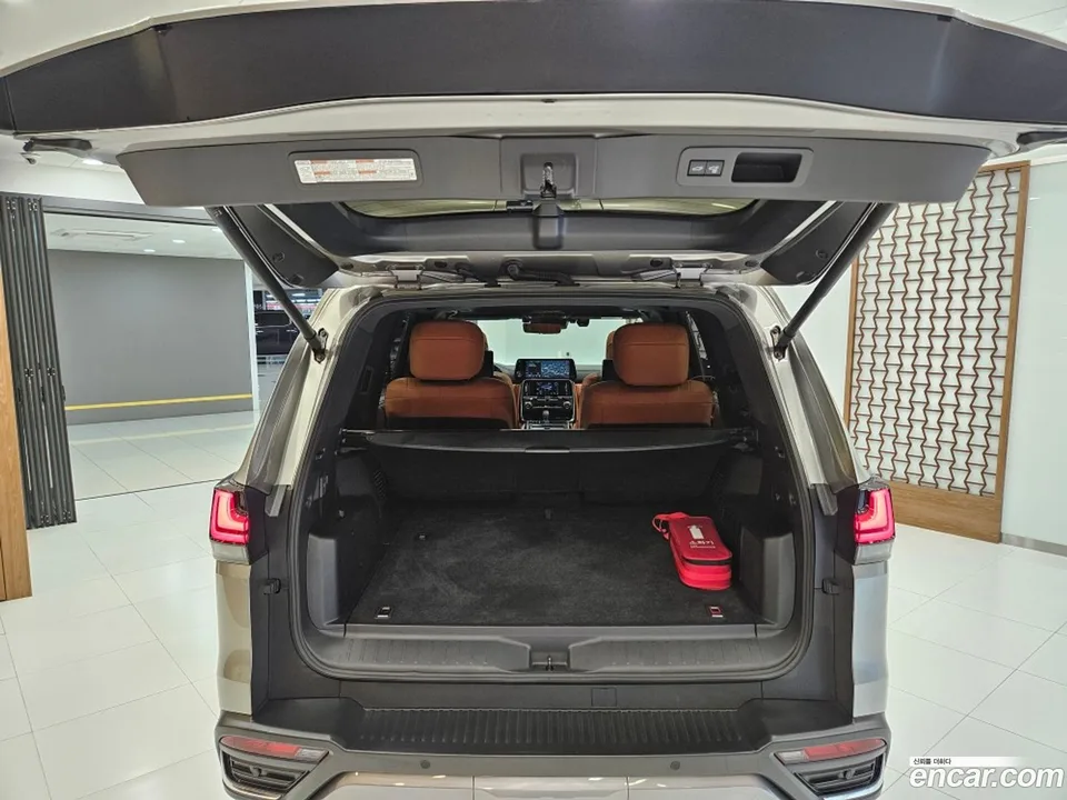 Lexus LX 700h VIP 2025 — thumbnail 2