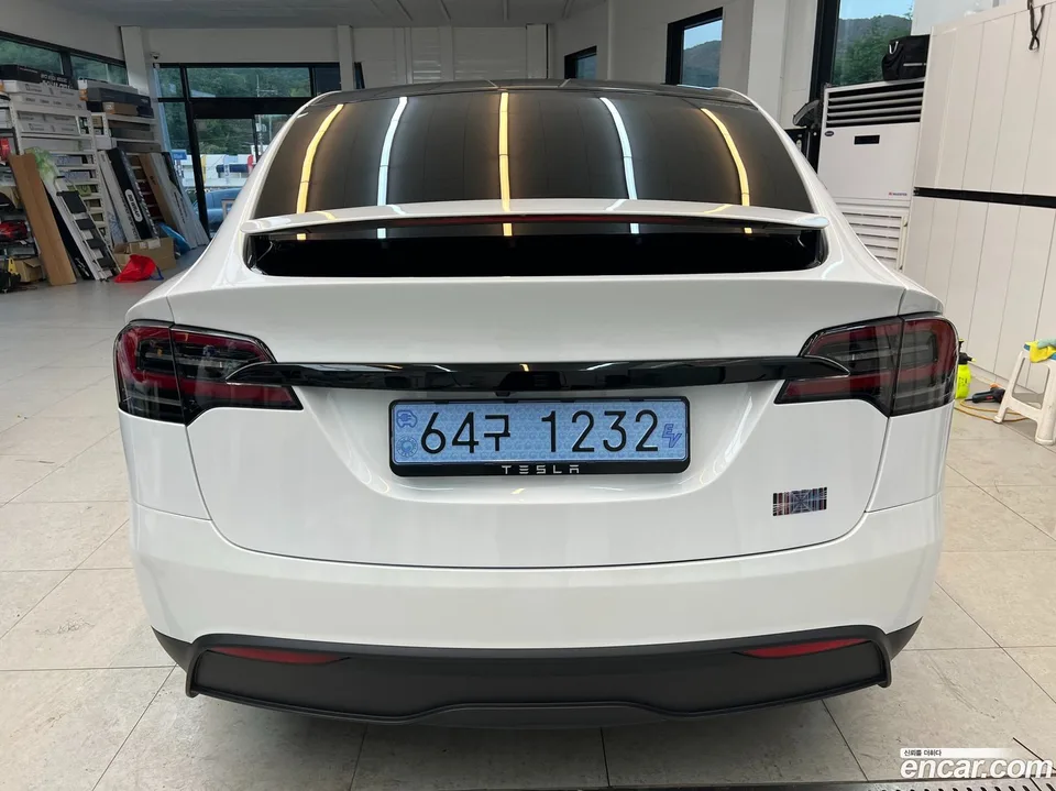 Tesla Model X 2026 — thumbnail 4
