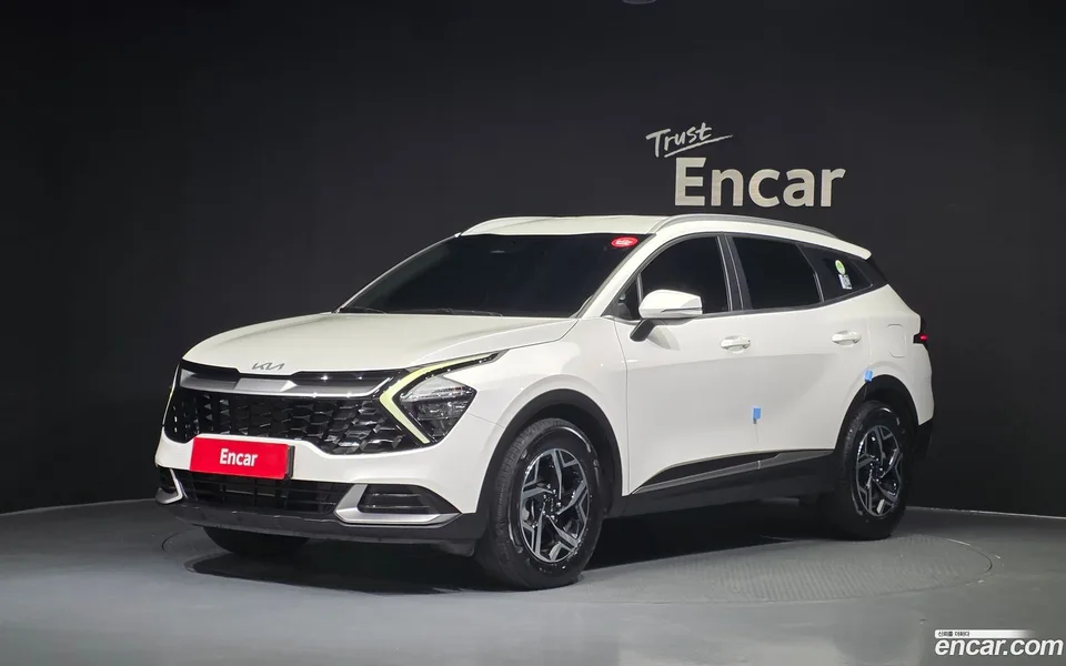 Kia Sportage 2.0 2WD 2022 — photo 1, buy with delivery to Moscow