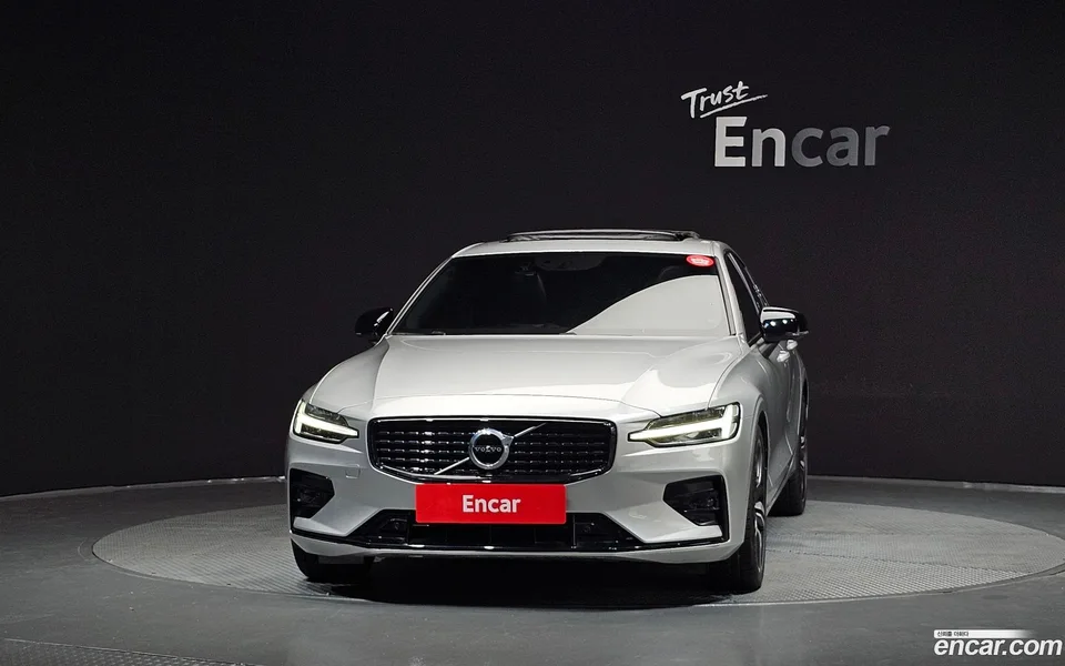 Volvo S60 B5 R- 2022 — thumbnail 3