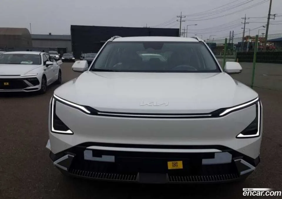 Kia EV5 2WD 2026 — photo 1, buy with delivery to Moscow