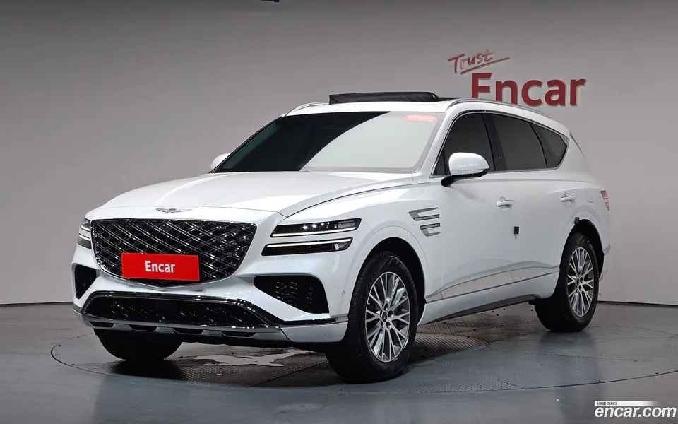 Genesis GV80 2.5T 2WD 2024 — фото 1, купить с доставкой в Москву