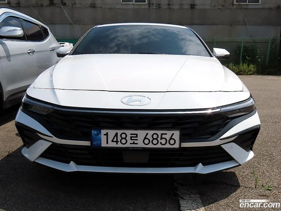 Hyundai Avante CN7 1.6 2023 — photo 1, buy with delivery to Moscow