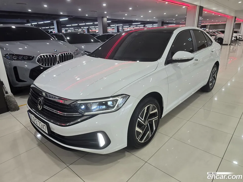 Volkswagen Jetta 1.5 TSI 2023 — photo 1, buy with delivery to Moscow