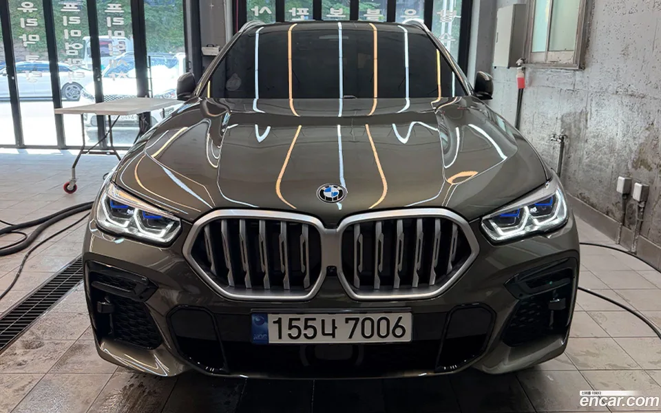 BMW X6 xDrive40i M 2022 — photo 1, buy with delivery to Moscow