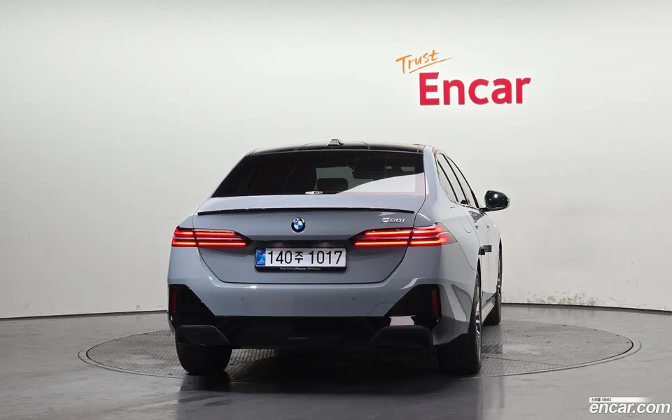 BMW 5 Series 520i M 2025 — thumbnail 4