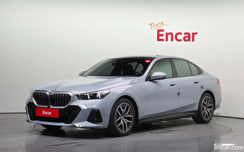 BMW 5 Series 520i M 2025 — photo 1, buy with delivery to Moscow
