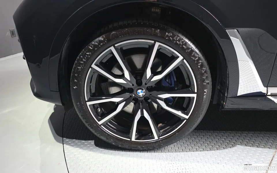 BMW X7 xDrive 40i M 6 2022 — thumbnail 2