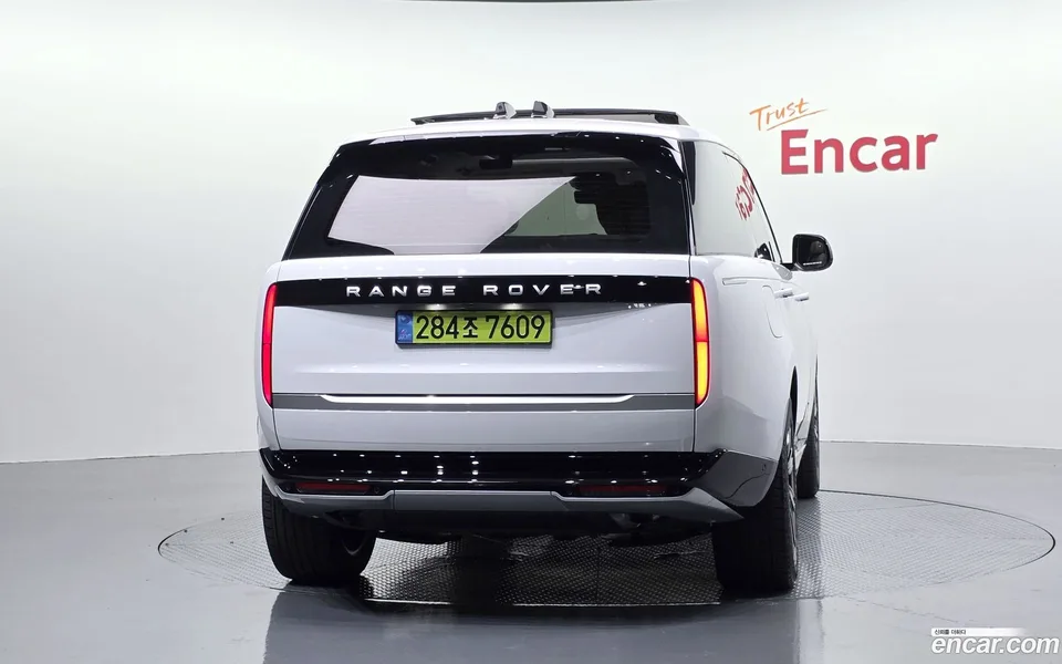 Land Rover Range Rover P550E AB 2025 — thumbnail 4