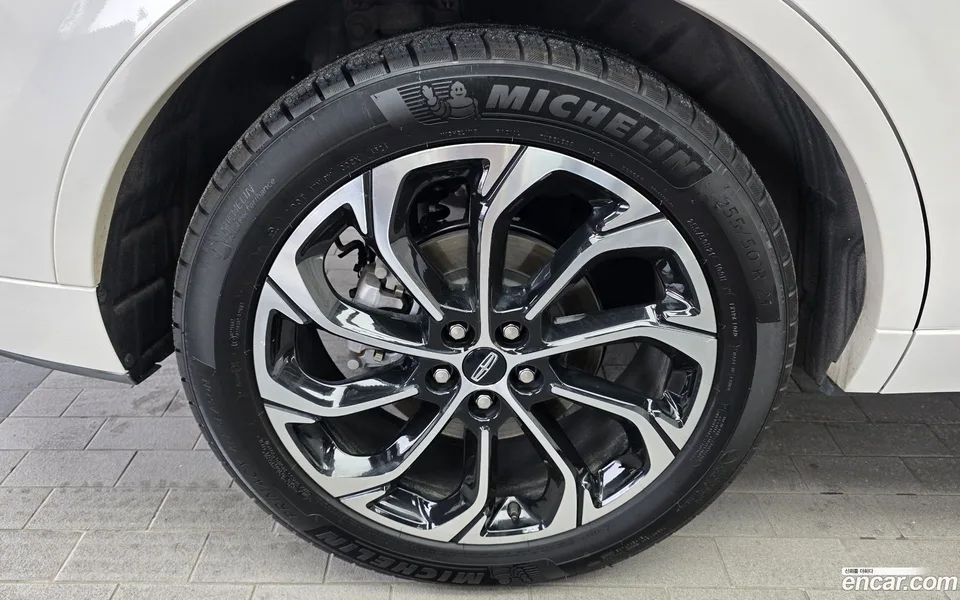 Lincoln Nautilus 2.0 AWD 2025 — миниатюра 5