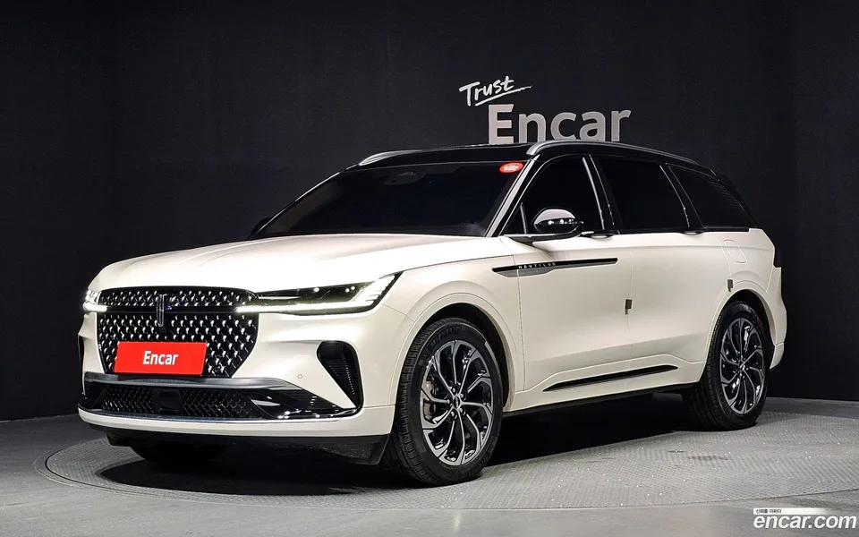 Lincoln Nautilus 2.0 AWD 2025 — фото 1, купить с доставкой в Москву