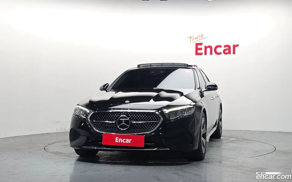 Mercedes-Benz E-Class E200 2025 — thumbnail 3