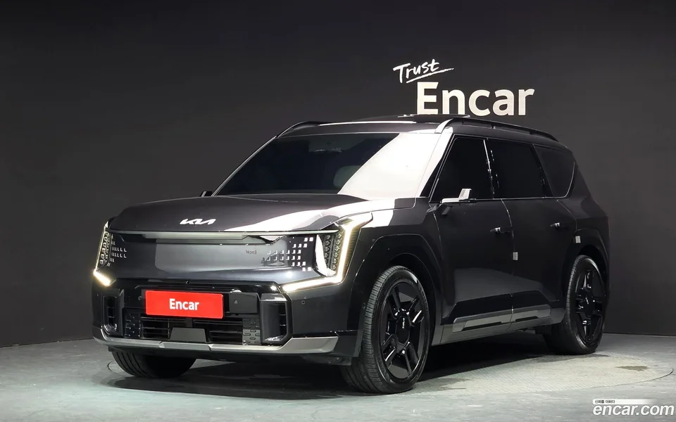 Kia EV9 4WD 2023 — photo 1, buy with delivery to Moscow