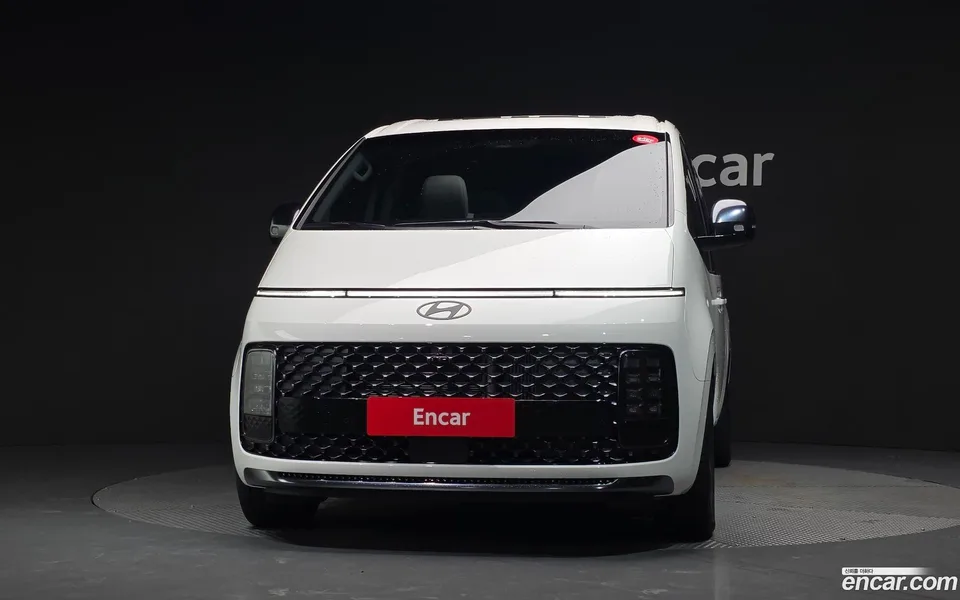 Hyundai Staria 4WD 7 2025 — thumbnail 3