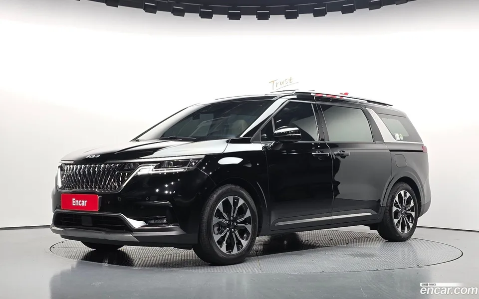Kia Carnival 9 2022 — photo 1, buy with delivery to Moscow