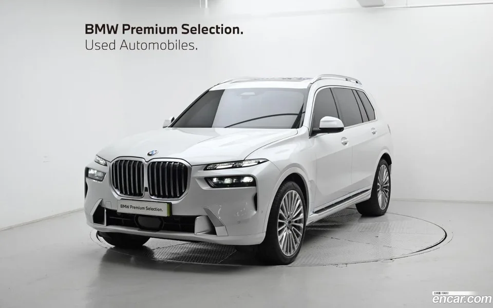 BMW X7 xDrive 40i M 7 2025 — photo 1, buy with delivery to Moscow