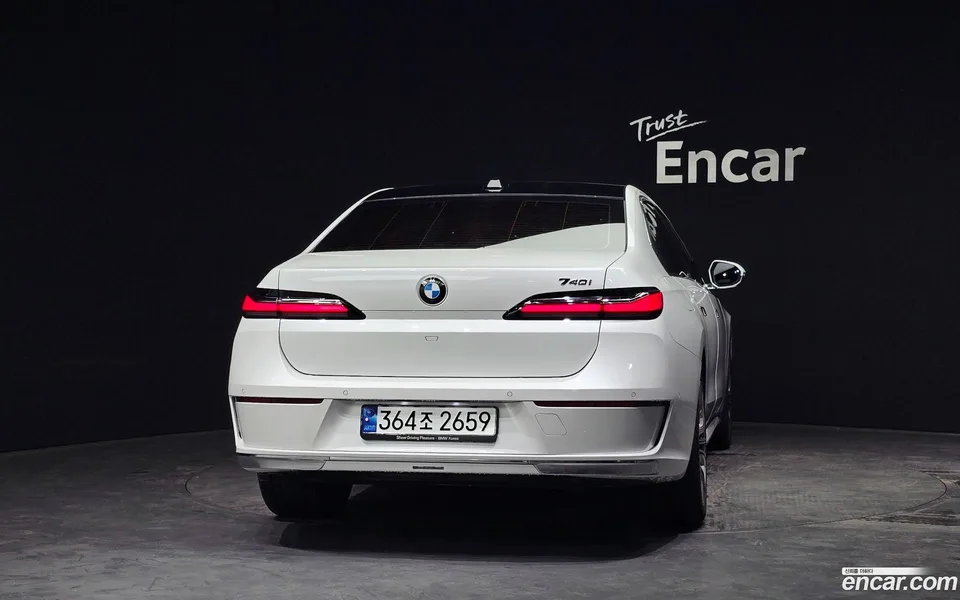 BMW 7 Series 740i sDrive 2022 — thumbnail 4