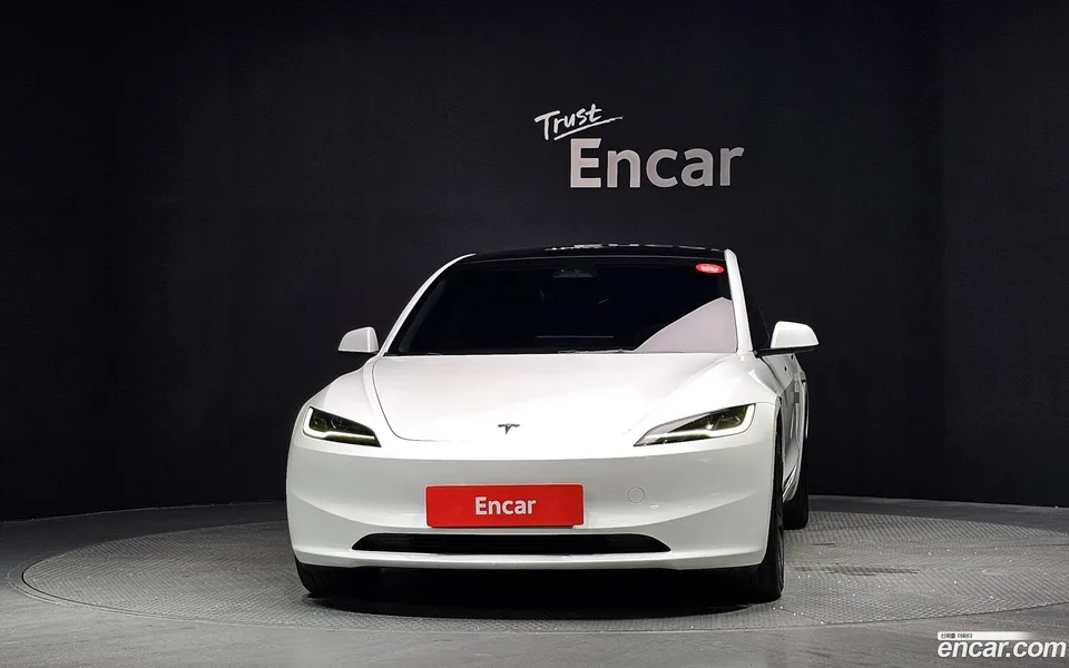 Tesla Model 3 AWD 2024 — thumbnail 3