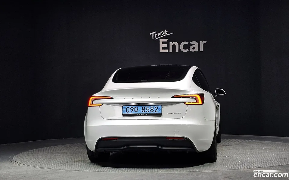 Tesla Model 3 AWD 2024 — thumbnail 4