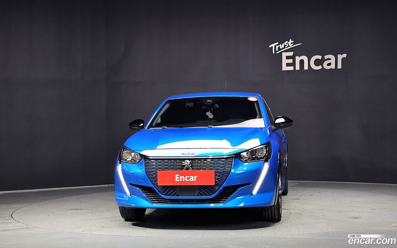 Peugeot e-208 2022 — 3