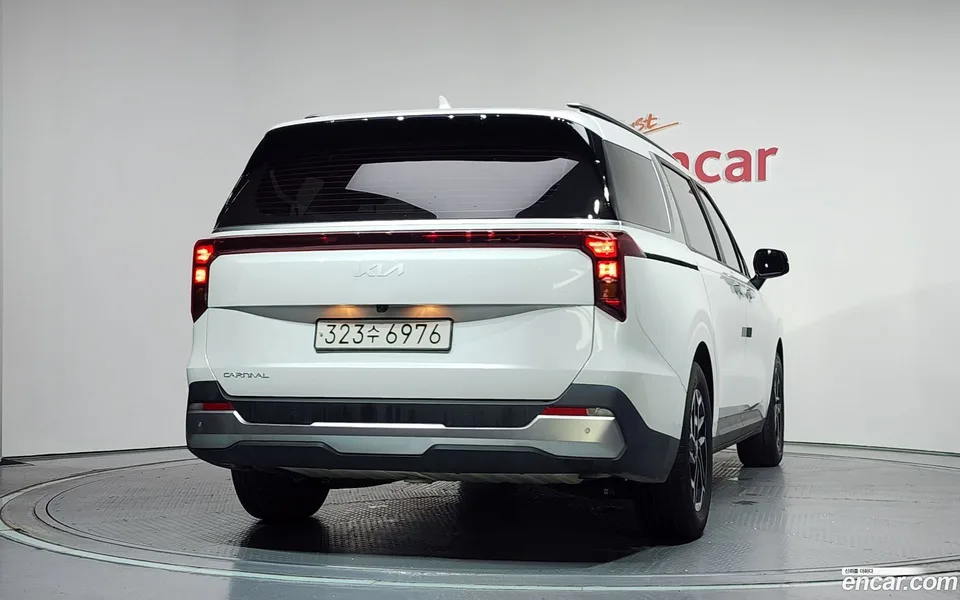 Kia Carnival 9 2024 — thumbnail 4