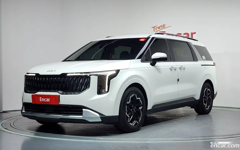 Kia Carnival 9 2024 — photo 1, buy with delivery to Moscow