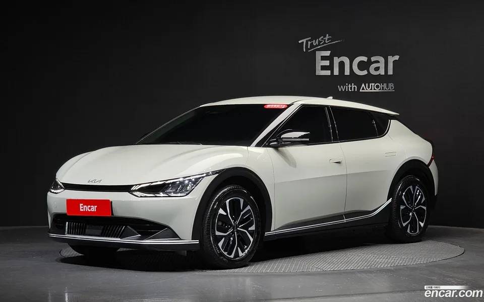 Kia EV6 2023 — photo 1, buy with delivery to Moscow
