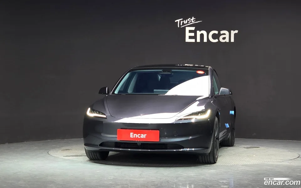 Tesla Model 3 RWD 2026 — thumbnail 3