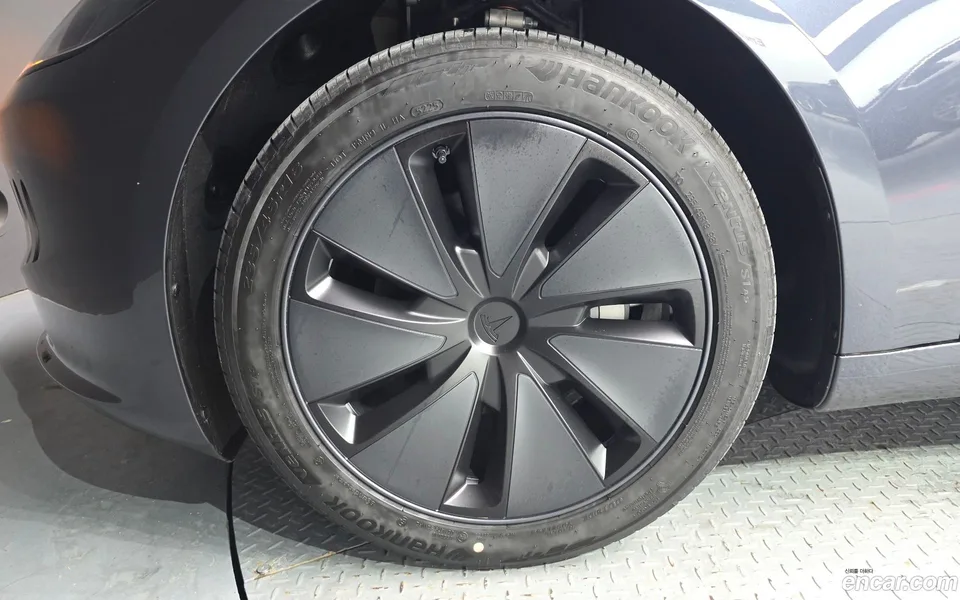 Tesla Model 3 RWD 2026 — thumbnail 5