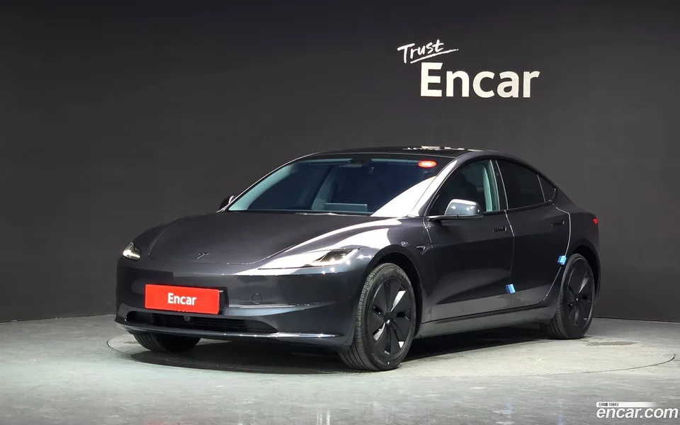 Tesla Model 3 RWD 2026 — photo 1, buy with delivery to Moscow