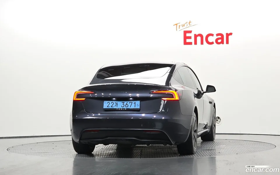 Tesla Model 3 RWD 2025 — thumbnail 4
