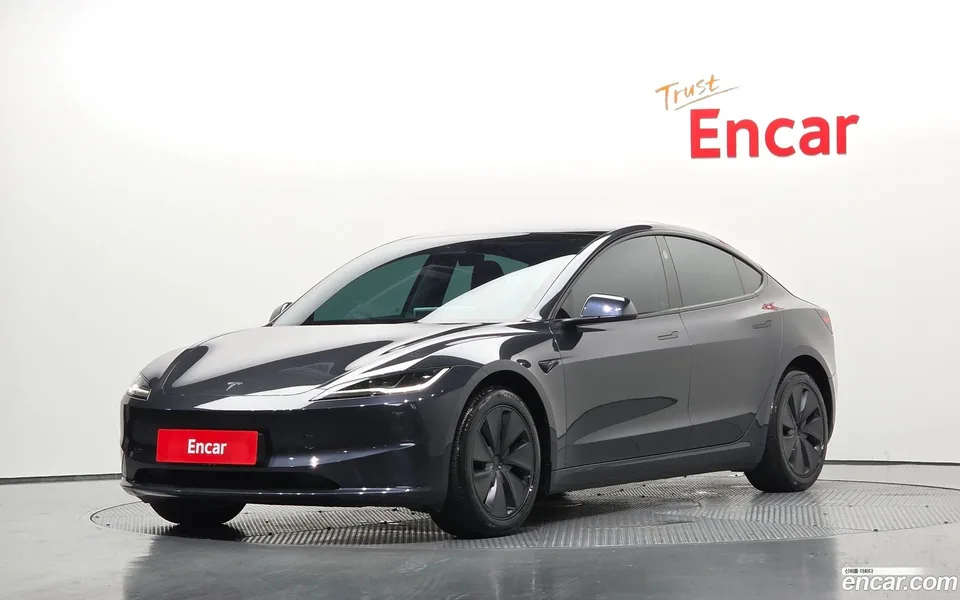 Tesla Model 3 RWD 2025 — photo 1, buy with delivery to Moscow