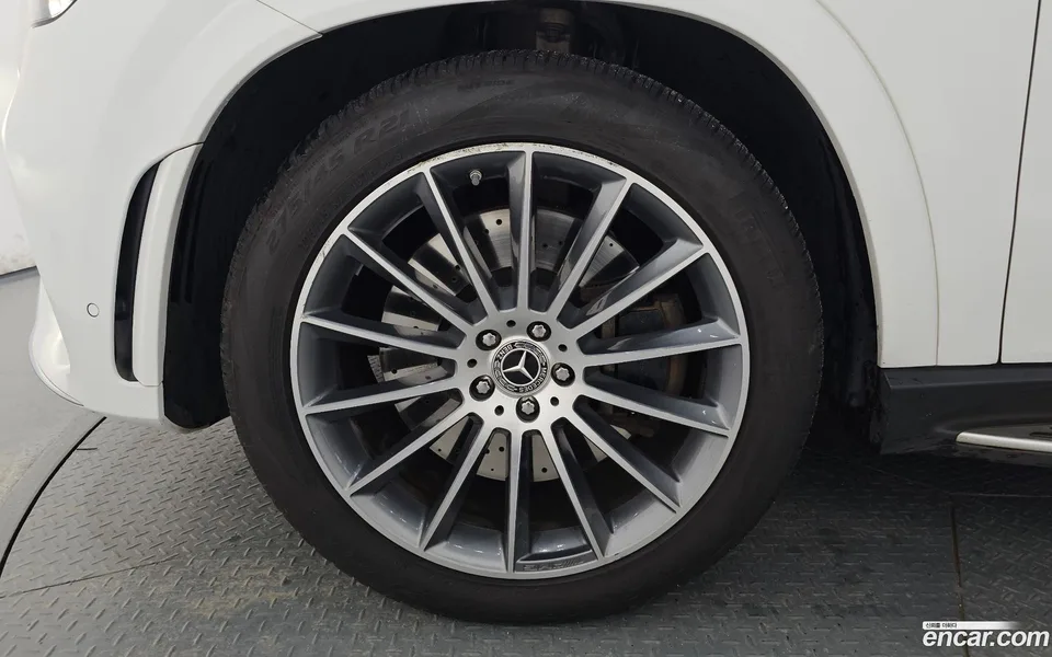 Mercedes-Benz GLE-Class GLE400d 4MATIC 2023 — thumbnail 2
